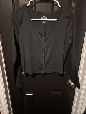 Hollister Black Ribbed Snap-Front Long Sleeve Crop Top